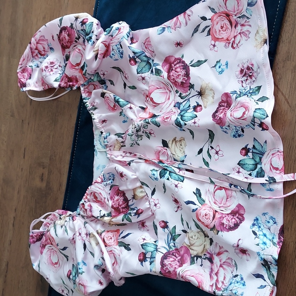 Blue Rain "satin feel" Pink Floral Top, sz M, EUC